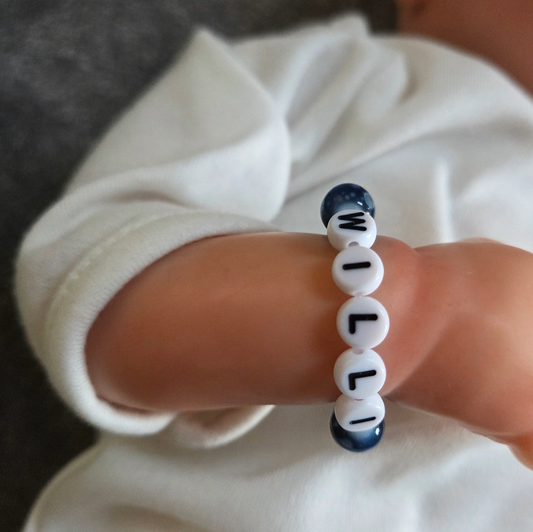 Armband mit Natursteinperlen