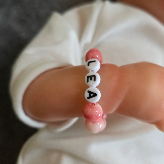 Armband mit Natursteinperlen