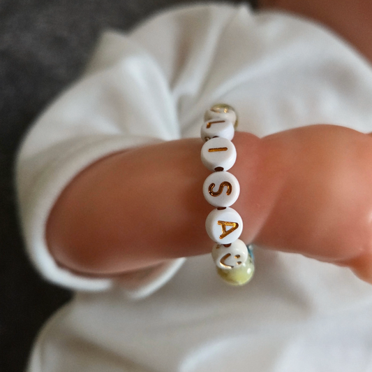 Armband mit Natursteinperlen