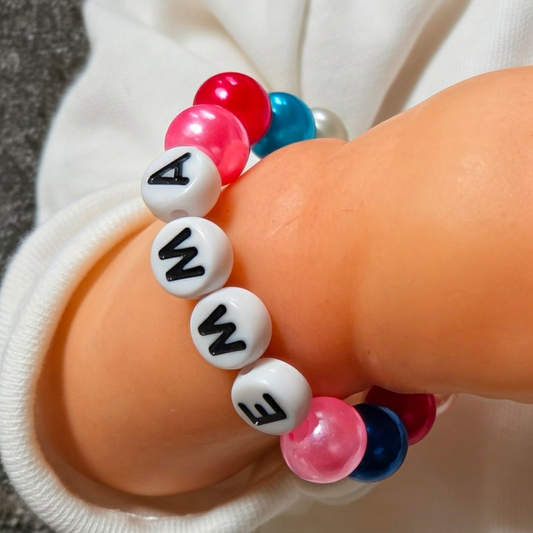 Armband mit Kunstperlen