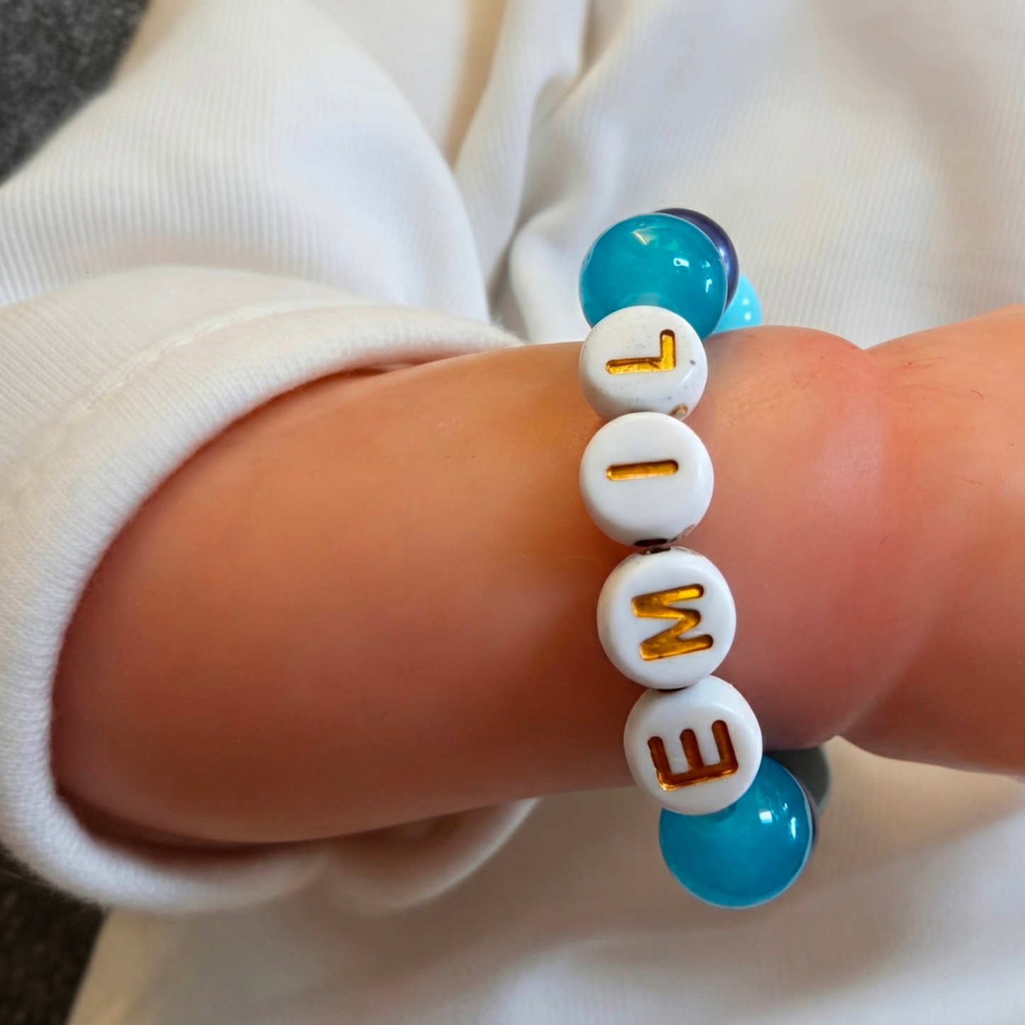 Armband mit Glasperlen