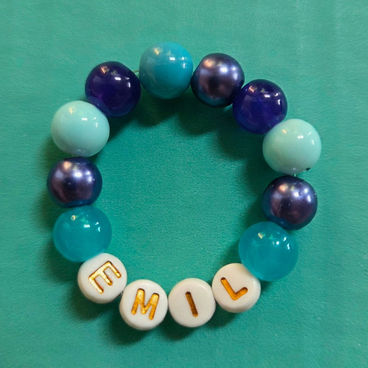 Armband mit Glasperlen