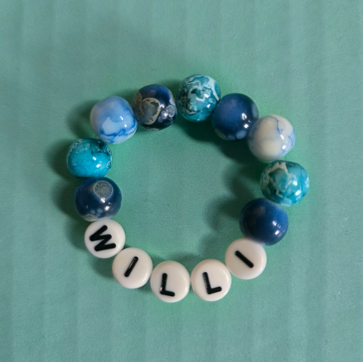 Armband mit Natursteinperlen