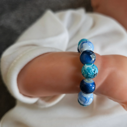 Armband mit Natursteinperlen