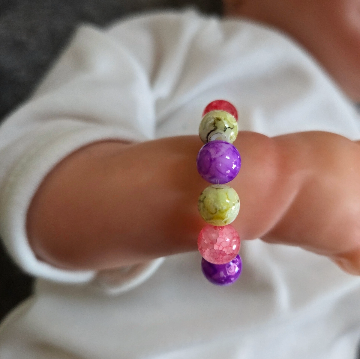 Armband mit Natursteinperlen