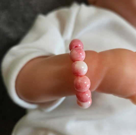 Armband mit Natursteinperlen