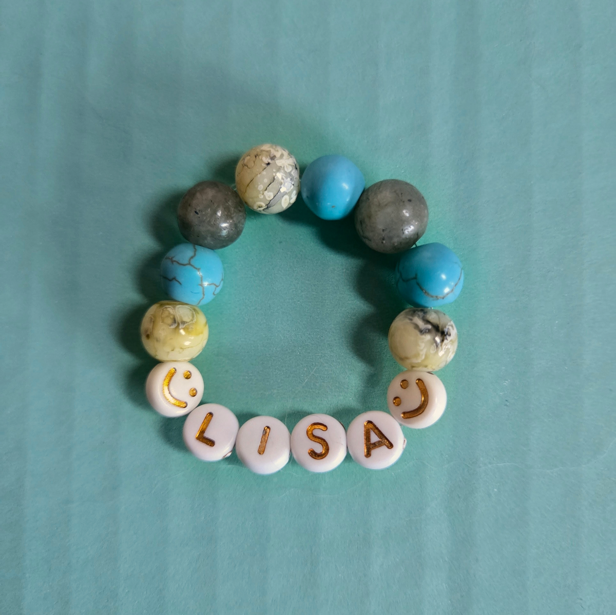 Armband mit Natursteinperlen