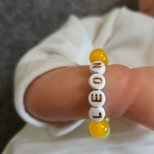 Armband mit Glas- und Natursteinperlen gemischt