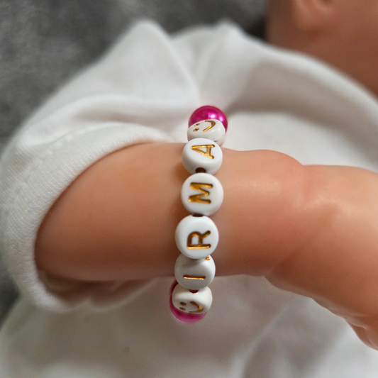 Armband mit Kunstperlen