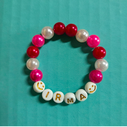 Armband mit Kunstperlen